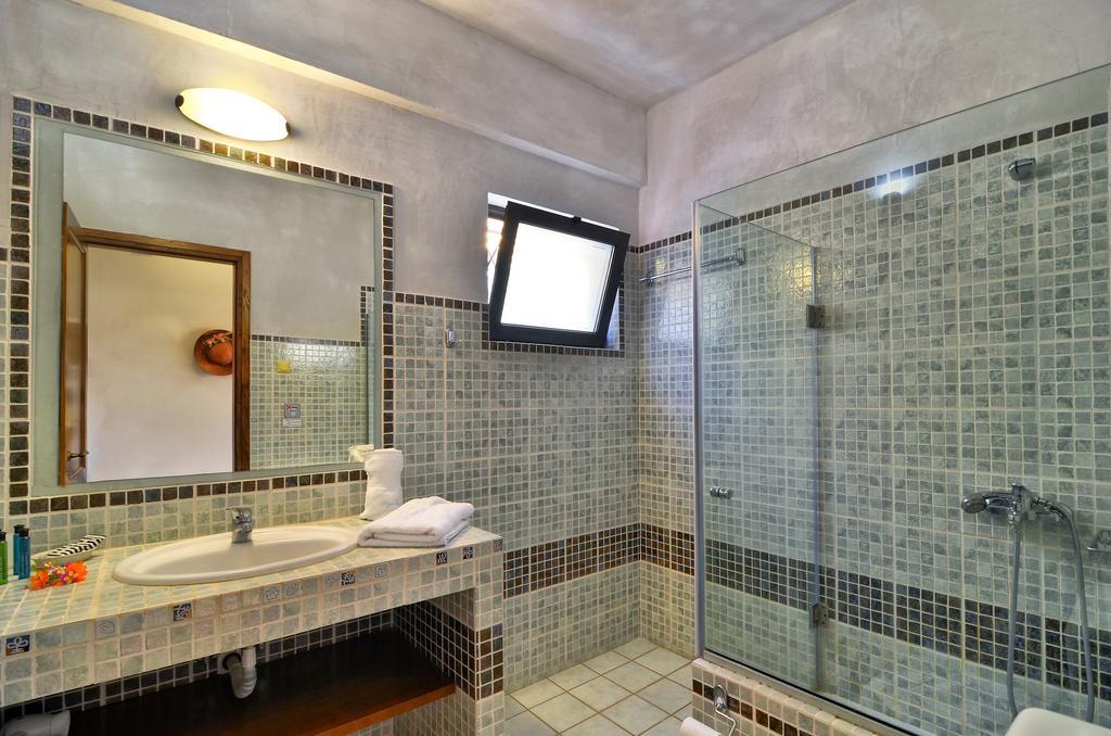 Niriides Luxury Apartments Sívota Habitación foto