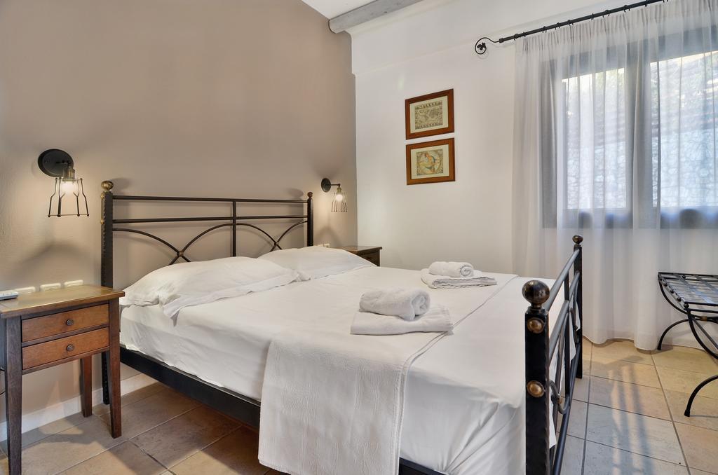 Niriides Luxury Apartments Sívota Habitación foto