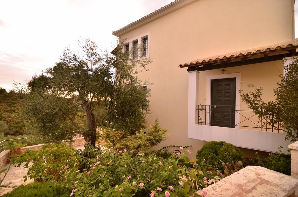 Niriides Luxury Apartments Sívota Exterior foto